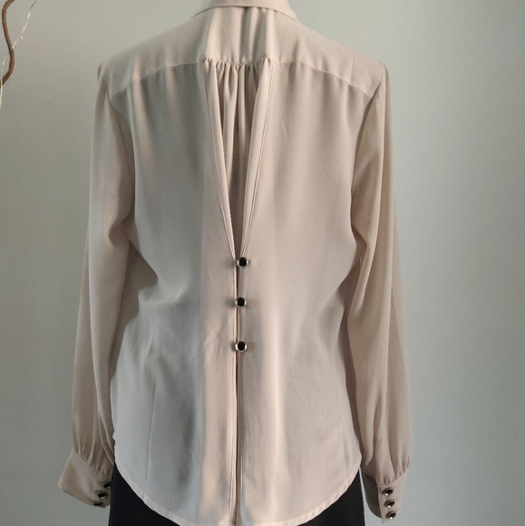 SOLD! Luxurious blouse - Picture 8 of 16